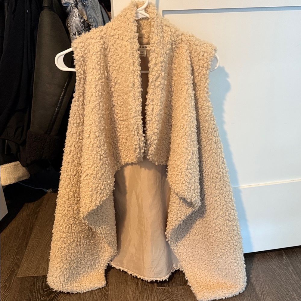 Women's Cream Sherpa Vest